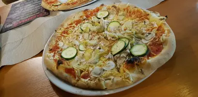 Vegan pizza - vegetables