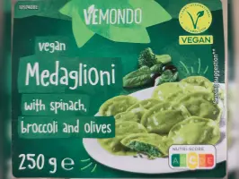Medaglioni with spinach broccoli and olives 250 g