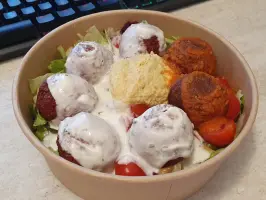 Falafel salata cikla